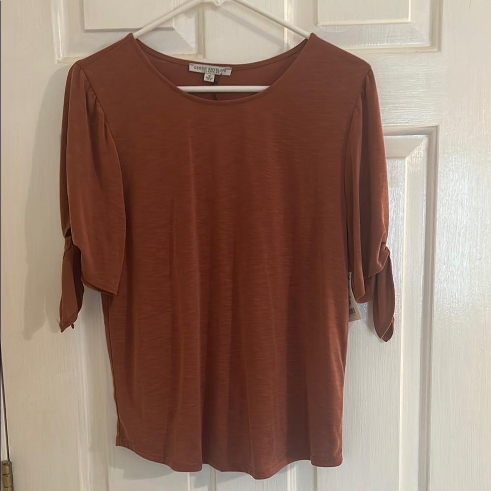 Green Envelope Blouse with tie sleeves in rust.